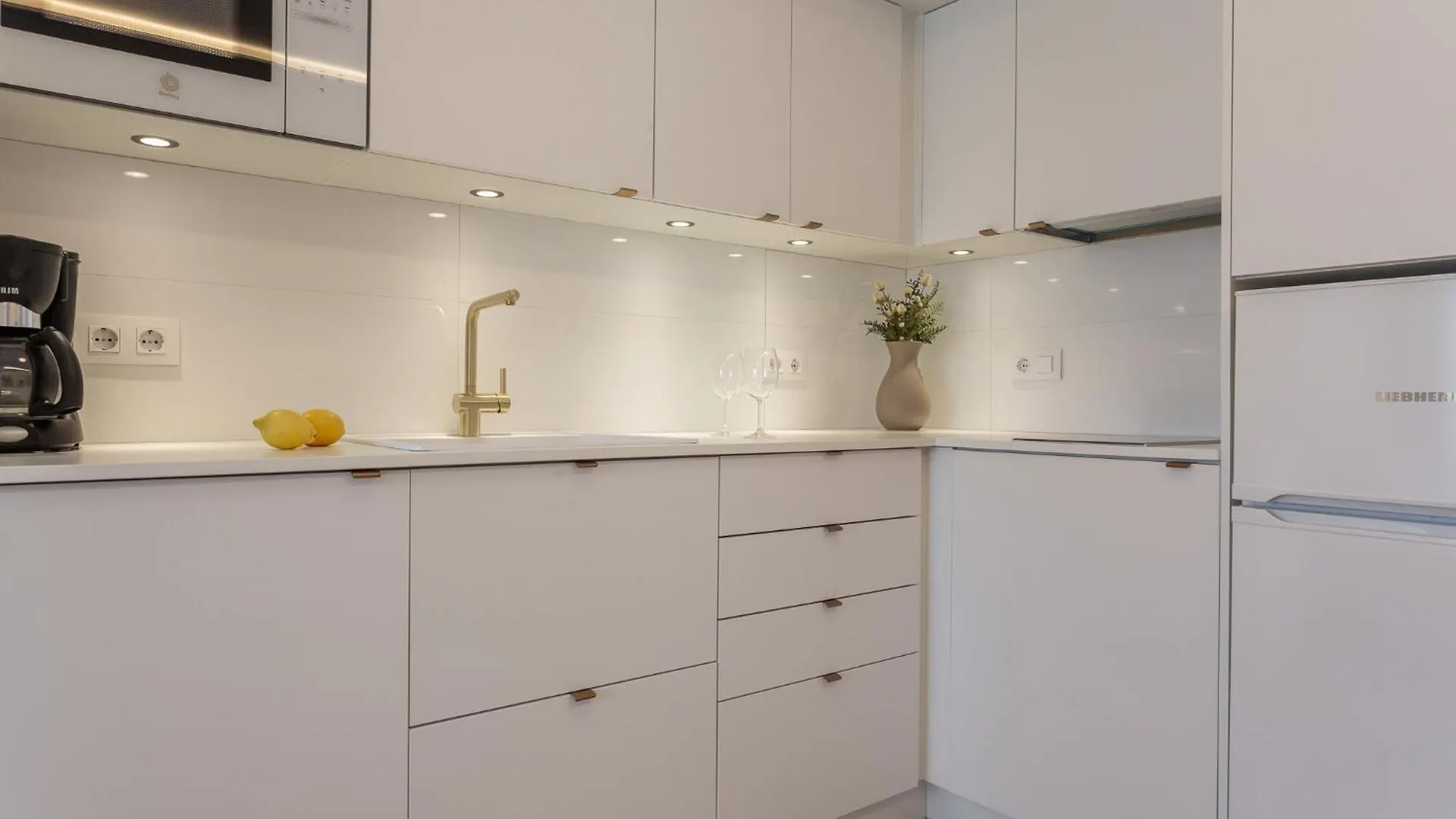 Estudio Con Terraza Lorena L' Escala Appartement